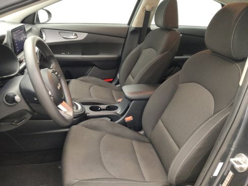 Used 2024 Kia Forte LXS FWD image 17