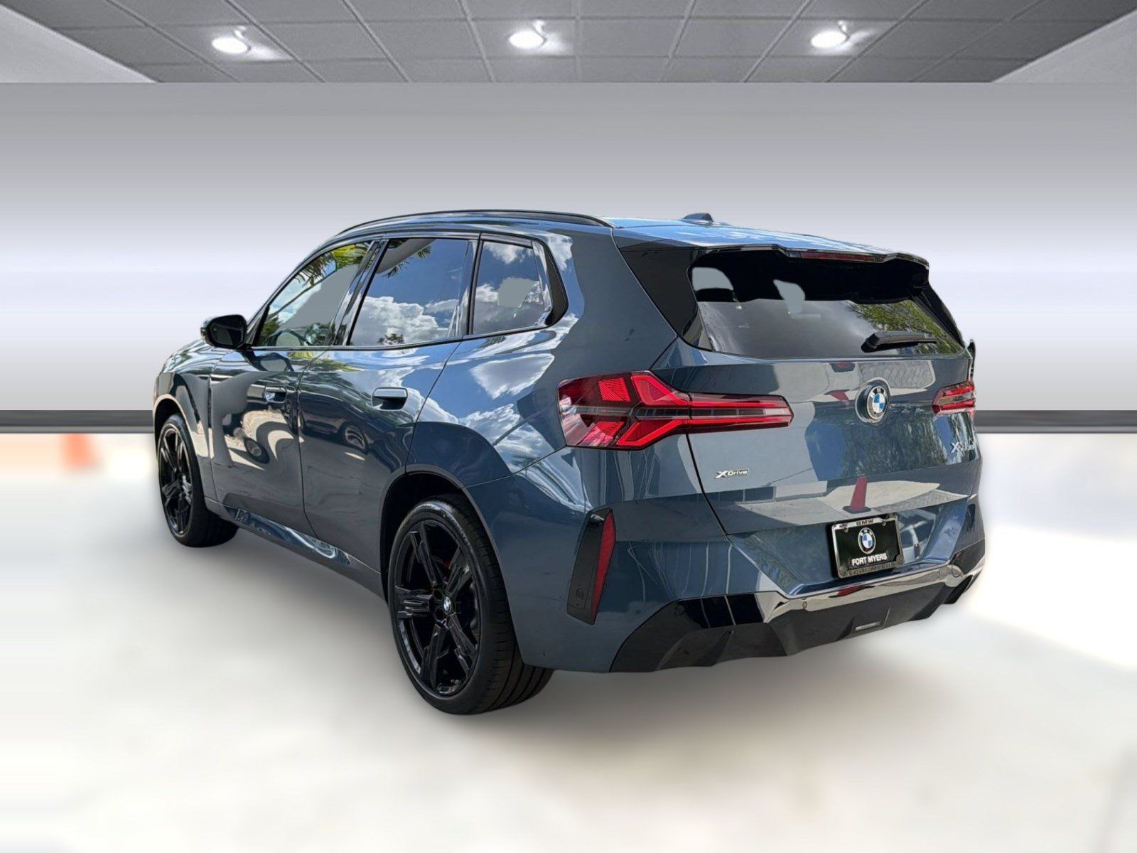 Used 2026 BMW X3 xDrive30i w/ Premium Package AWD/4WD image 3