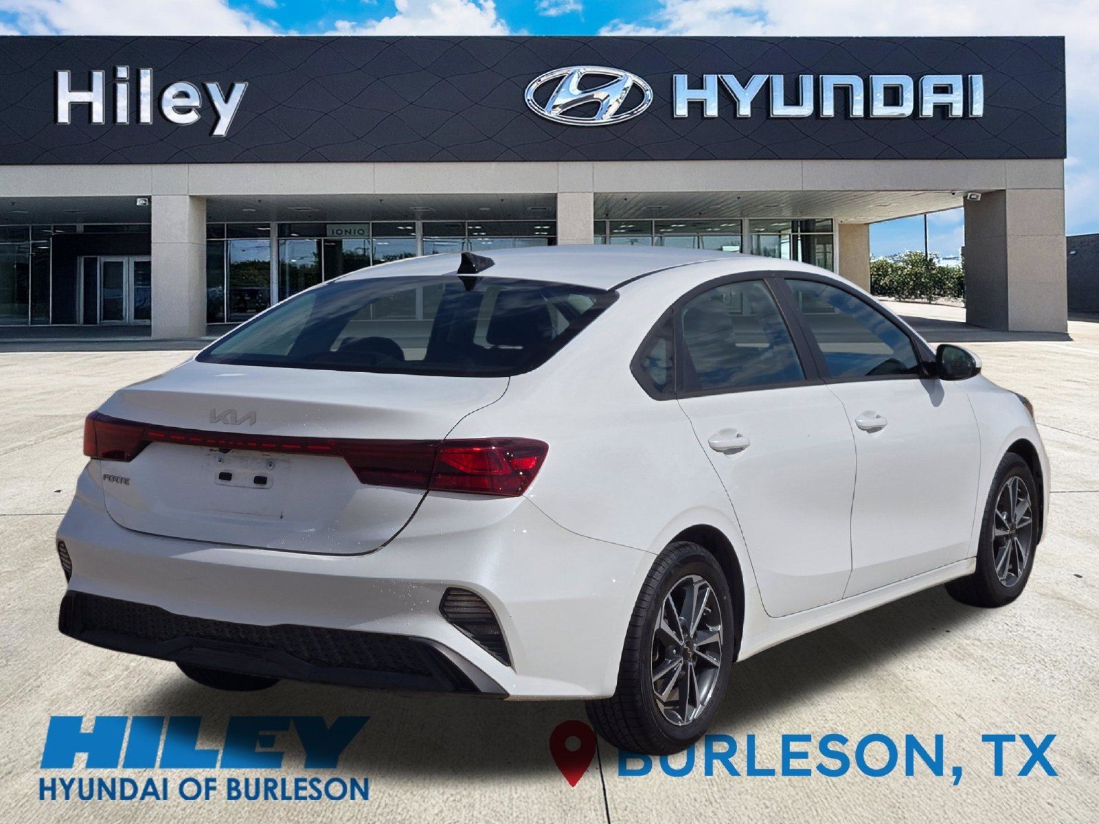 Used 2024 Kia Forte LXS FWD image 4