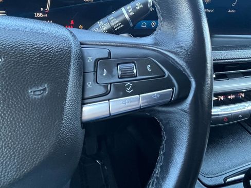 Used 2024 Cadillac XT4 Premium Luxury image 36