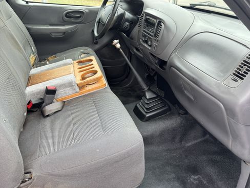 Used 2004 Ford F150 XL RWD image 8