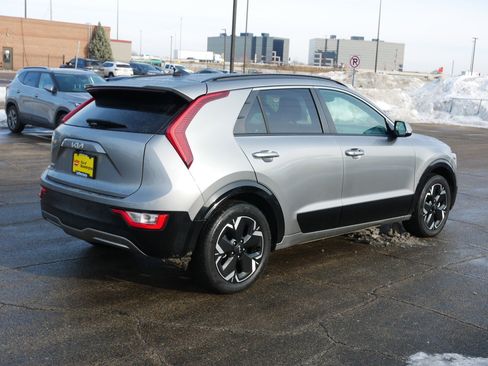 Certified 2023 Kia Niro Wind w/ Wind Preserve Package image 4