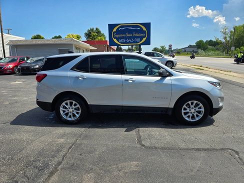 Used 2019 Chevrolet Equinox LS image 4