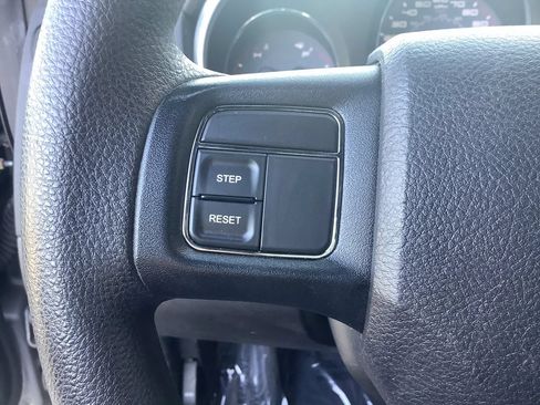 Used 2013 Dodge Avenger SE FWD image 23