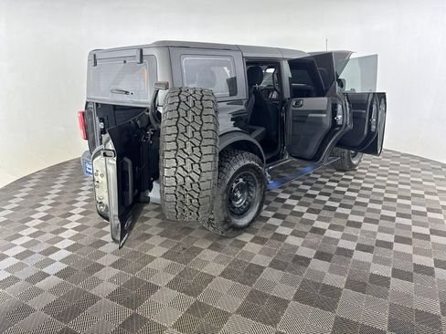 Used 2022 Ford Bronco 4-Door AWD/4WD image 18