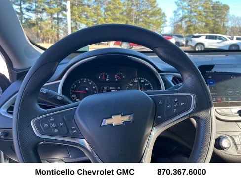 Used 2024 Chevrolet Malibu LS w/ Driver Confidence Package image 12