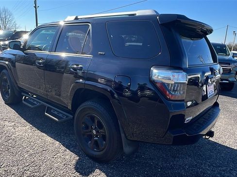 Used 2018 Toyota 4Runner SR5 w/ Wilderness Package image 7