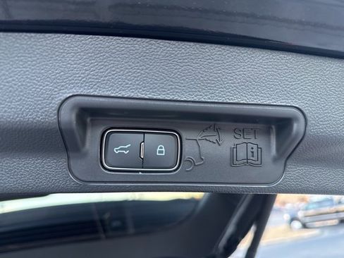 Used 2025 Ford Explorer Platinum image 20