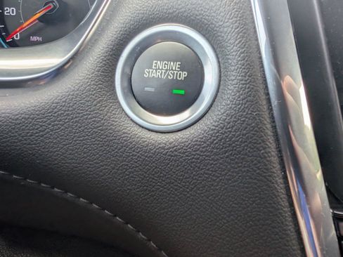 Used 2023 Chevrolet Traverse LT FWD image 19
