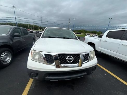 Used 2014 Nissan Frontier S RWD image 5