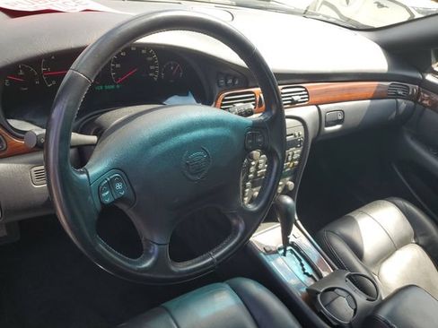 Used 1999 Cadillac Seville SLS w/ Personalization Pkg FWD image 10