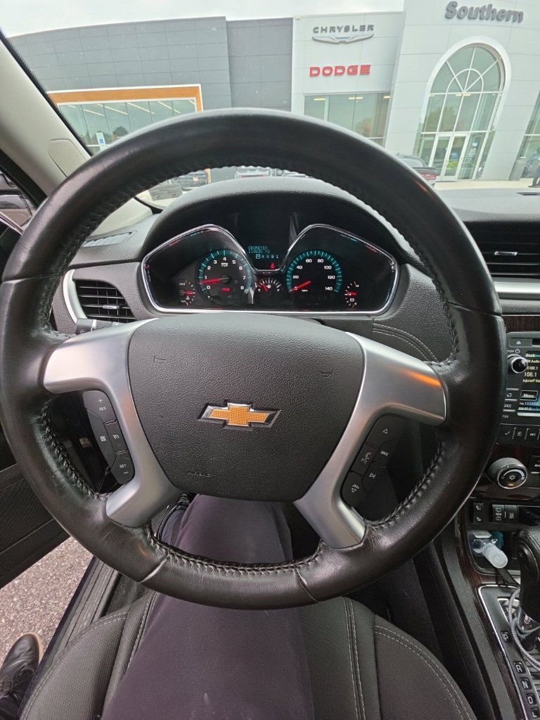 Used 2017 Chevrolet Traverse LT w/ Style and Technology Package FWD image 12