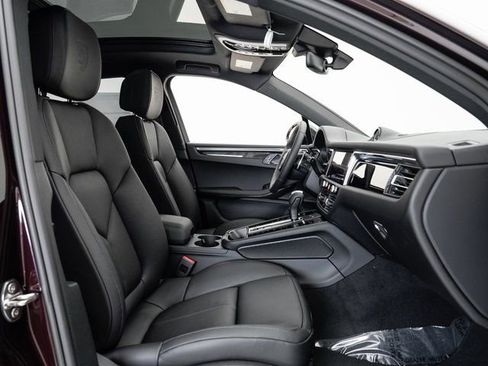 New 2026 Porsche Macan image 25