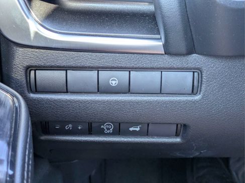 Used 2024 Nissan Rogue SV AWD/4WD image 24