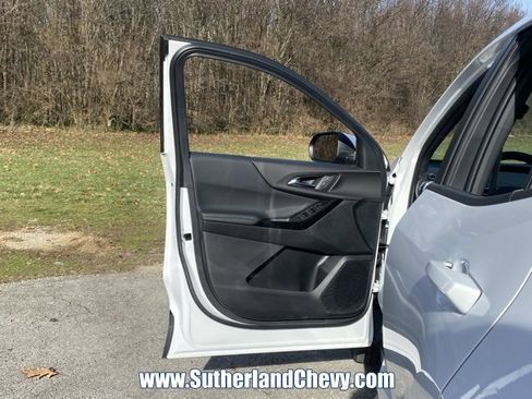 New 2026 Chevrolet Equinox LT w/ LPO, Floor Liner Package image 11