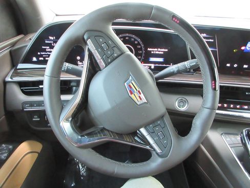 Used 2024 Cadillac Escalade Sport w/ Touring Package AWD/4WD image 42