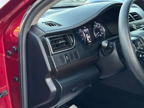 Used 2015 Toyota Camry LE FWD image 28