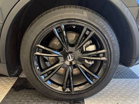 Used 2024 Tesla Model Y Long Range AWD/4WD image 11