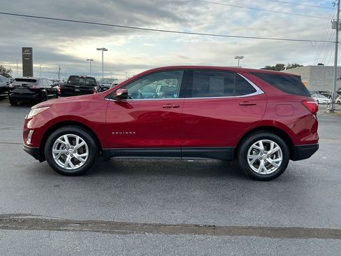Used 2020 Chevrolet Equinox LT image 2