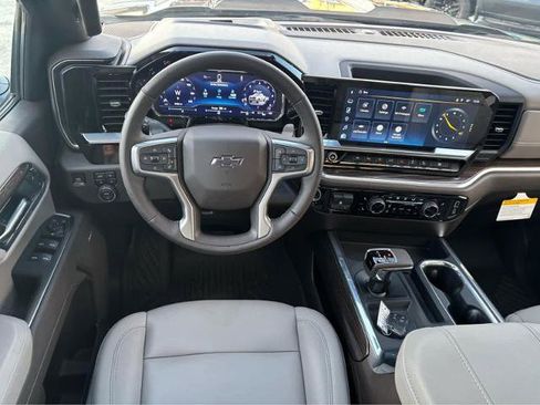 Used 2025 Chevrolet Silverado 1500 LT Trail Boss AWD/4WD image 17