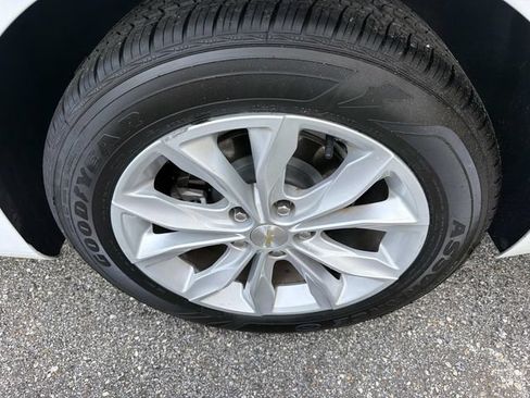 Used 2025 Chevrolet Malibu LT FWD image 28
