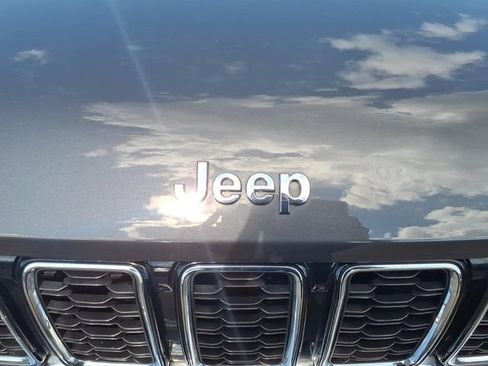 Certified 2023 Jeep Grand Cherokee Limited AWD/4WD image 12
