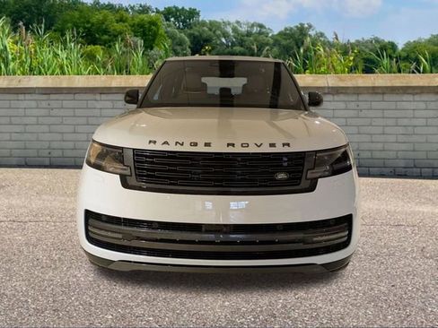 New 2026 Land Rover Range Rover SE image 2