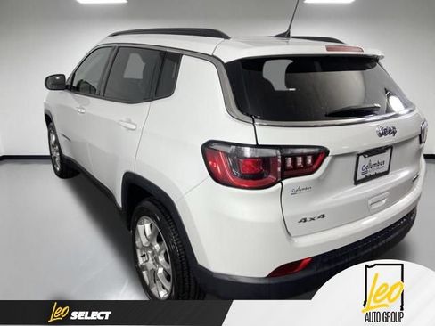 Used 2022 Jeep Compass Latitude AWD/4WD image 8