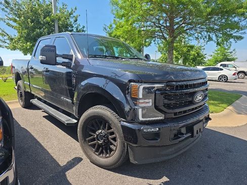 Used 2022 Ford F250 Lariat w/ Black Appearance Package AWD/4WD image 4