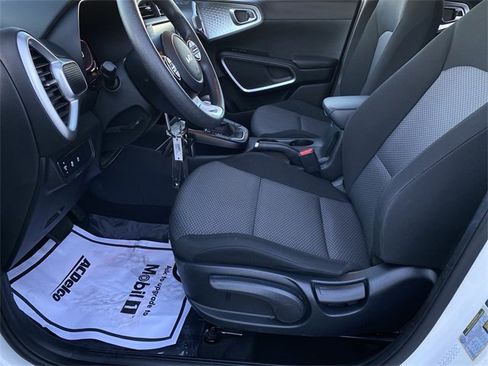 Used 2024 Kia Soul LX w/ Option Group 015 image 21