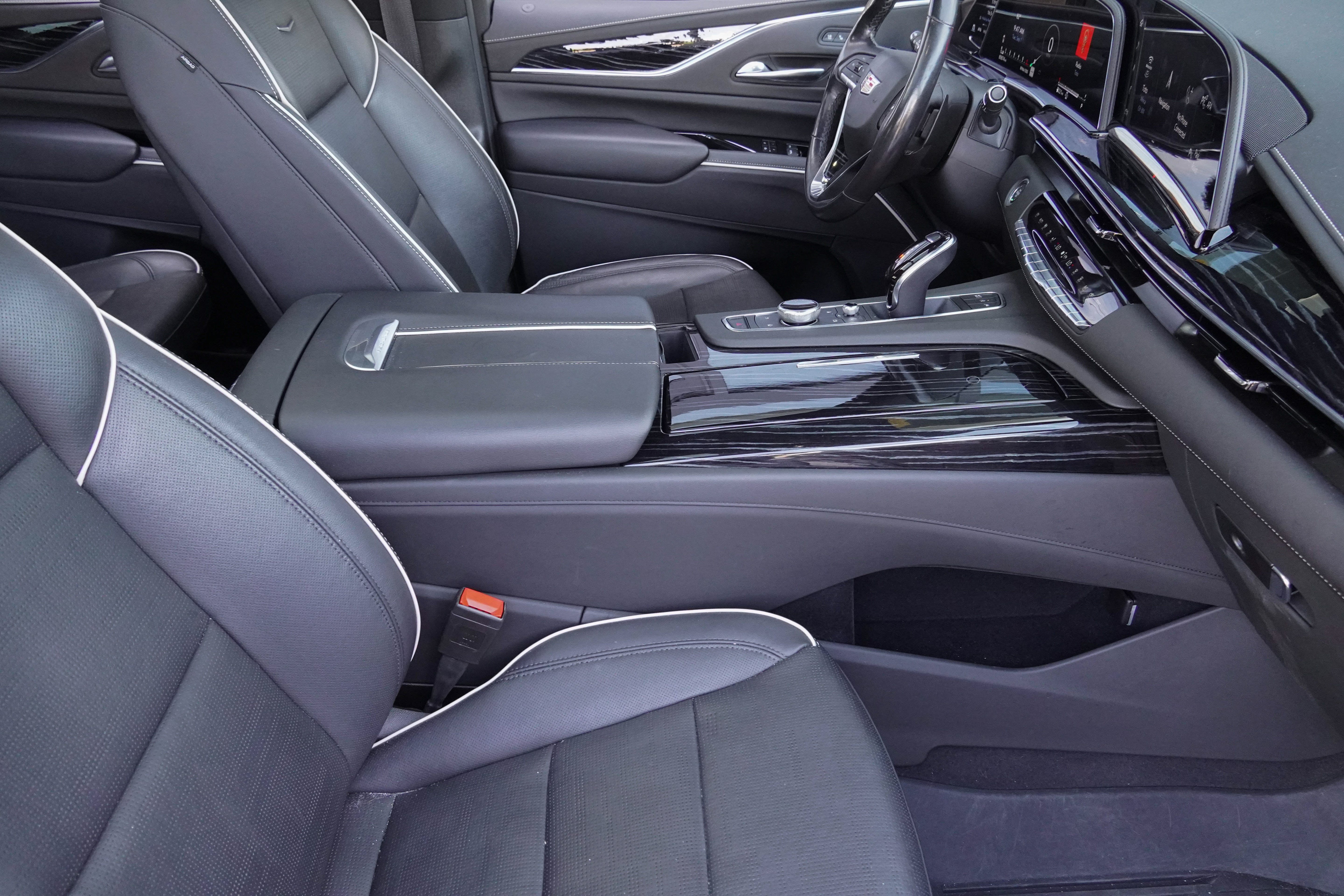 Used 2021 Cadillac Escalade Sport w/ Driver Assist Tech Package AWD/4WD image 12