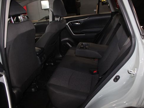 Used 2022 Toyota RAV4 XLE AWD/4WD image 16