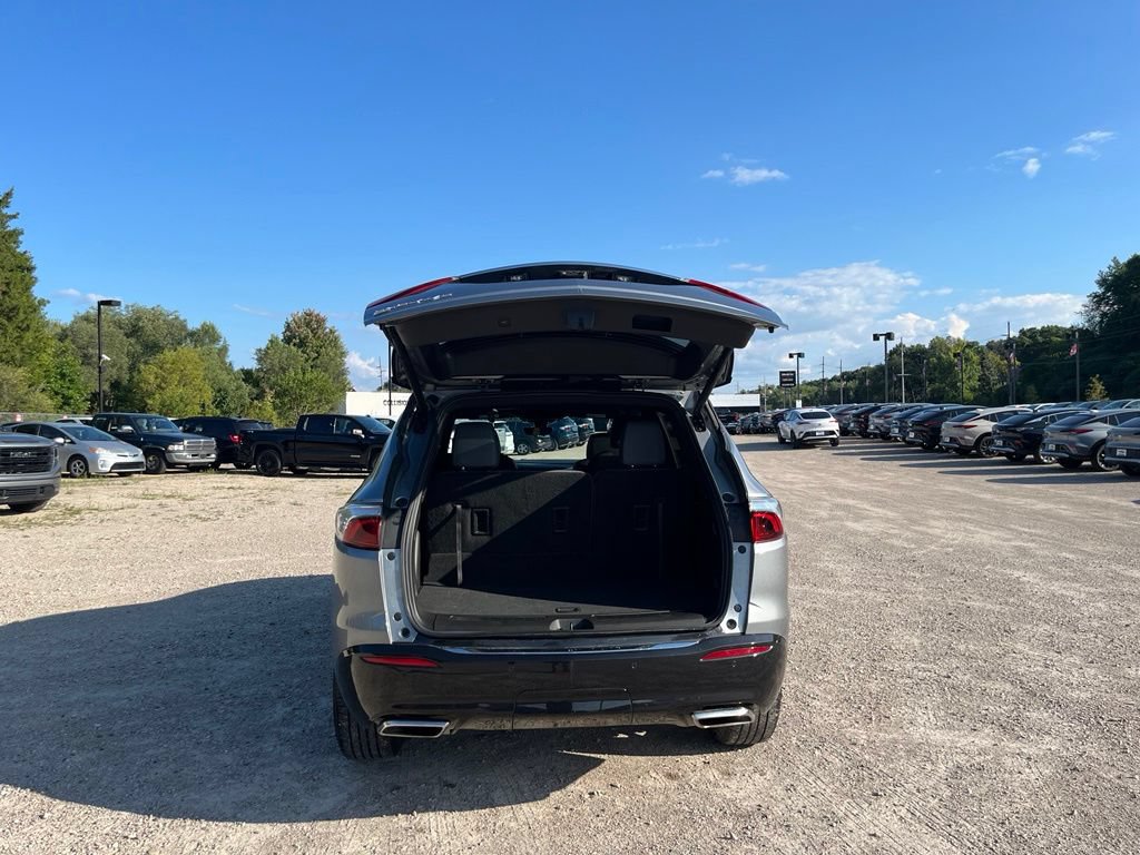Used 2024 Buick Enclave Essence w/ Technology Package AWD/4WD image 10