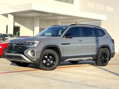 New 2025 Volkswagen Atlas Peak Edition SE