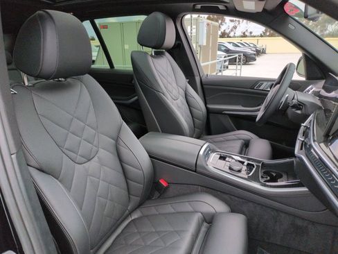 Used 2025 BMW X5 xDrive40i w/ M Sport Package AWD/4WD image 23