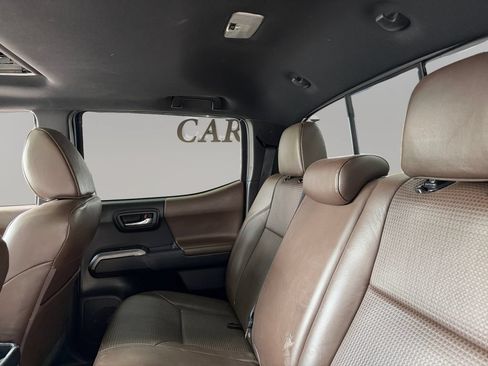 Used 2018 Toyota Tacoma Limited AWD/4WD image 13