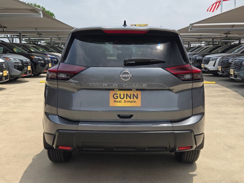 New 2026 Nissan Rogue SV FWD image 4