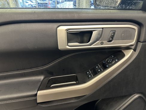 Used 2023 Ford Explorer XLT w/ Equipment Group 202A image 19