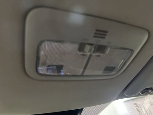 Used 2019 Toyota Corolla L image 19