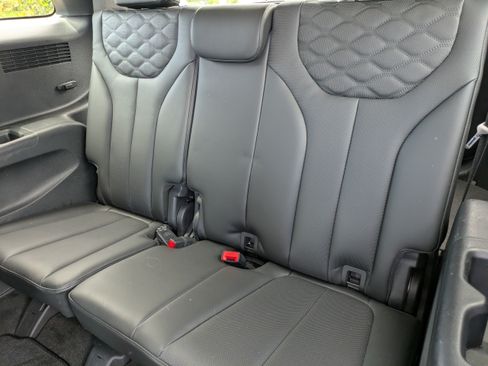 Used 2021 Hyundai Palisade Limited FWD image 13