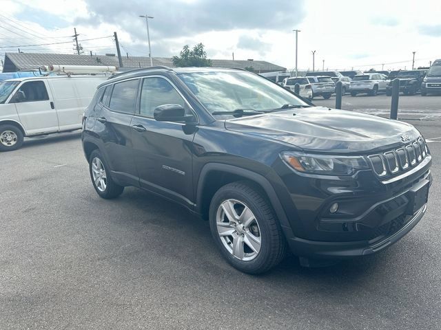 Used 2022 Jeep Compass Latitude w/ Convenience Group AWD/4WD image 11