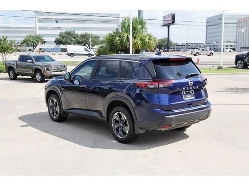 Used 2025 Nissan Rogue SV FWD image 5