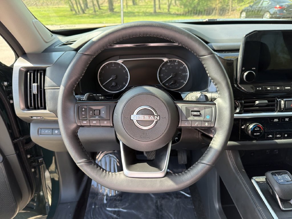 Certified 2025 Nissan Pathfinder SL w/ SL Premium Package FWD image 36