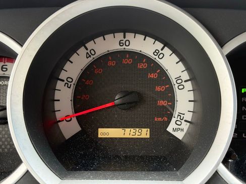 Used 2014 Toyota Tacoma PreRunner w/ SR5 Package image 10