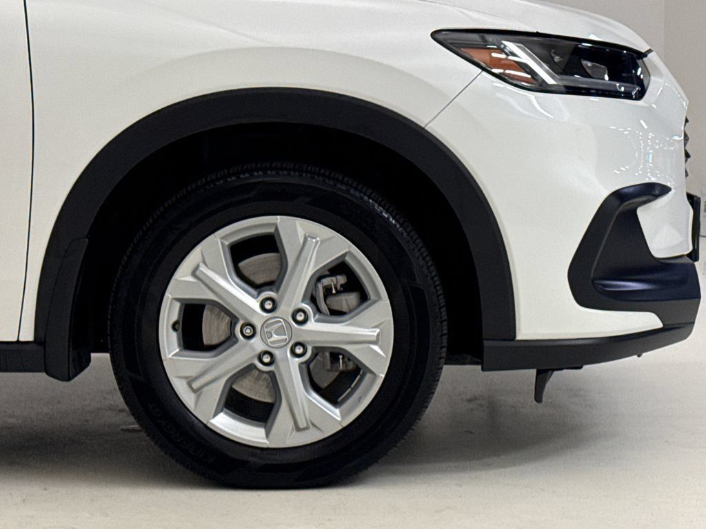 Certified 2025 Honda HR-V LX image 6