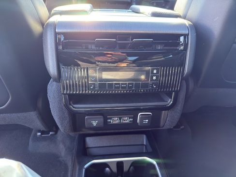 New 2026 Jeep Grand Wagoneer Limited w/ Premium Group II AWD/4WD image 32