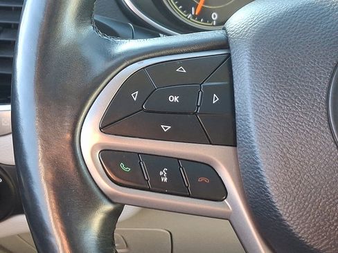 Used 2019 Jeep Cherokee Limited image 22