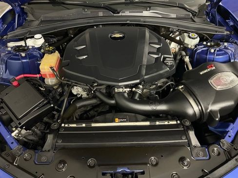 Used 2020 Chevrolet Camaro LT RWD image 9