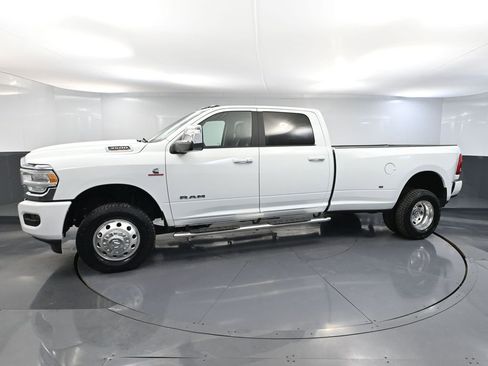 Used 2024 RAM 3500 Laramie image 12