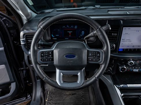 Used 2025 Ford F250 Lariat w/ Lariat Ultimate Package image 19